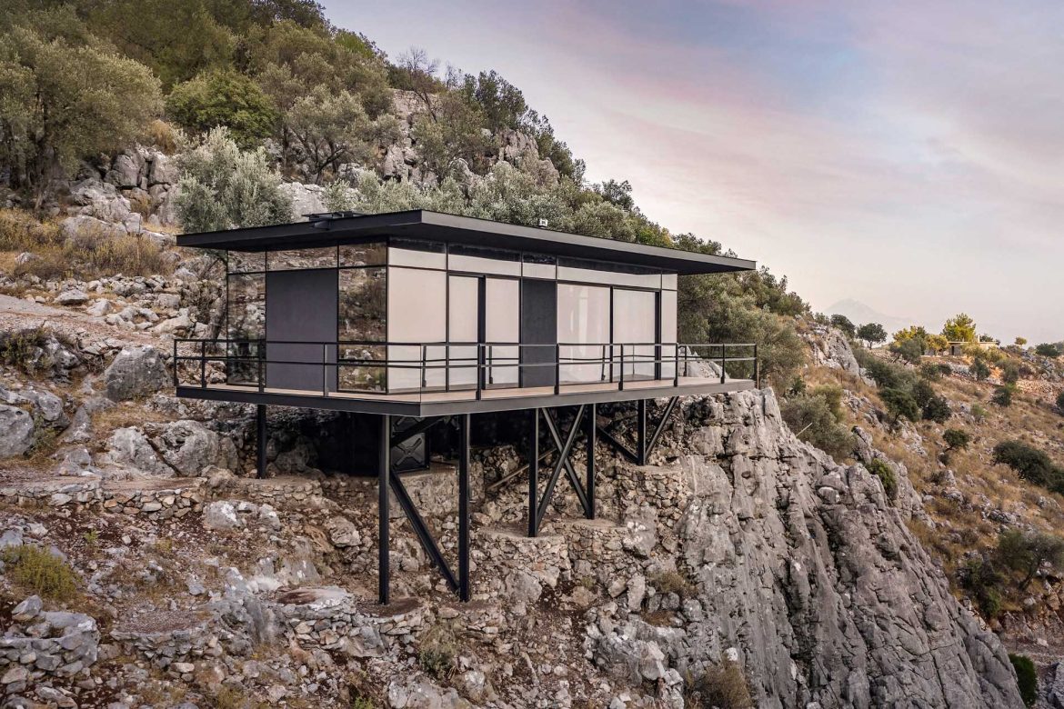 small-modern-cabin-architecture-240325-1132-01.jpg
