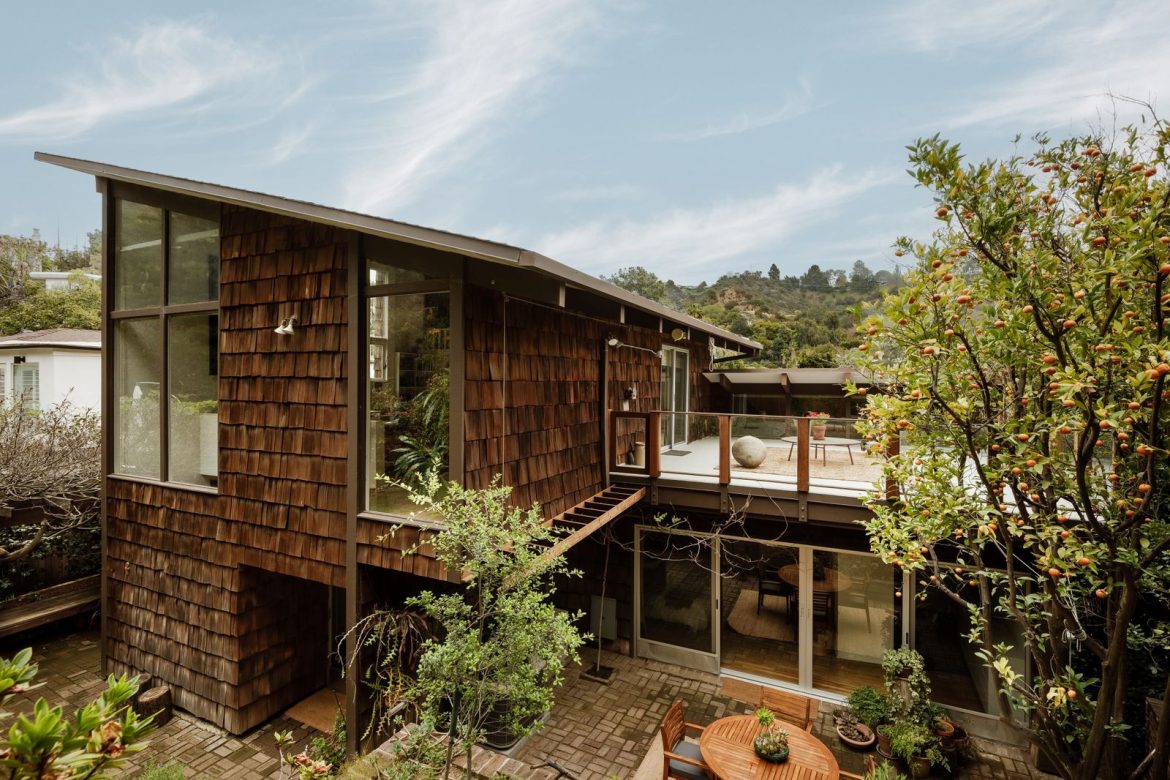 drawing-inspiration-from-sea-ranch-and-their-passion-for-the-natural-world-leona-and-rudolph-mattoni-crafted-a-beverly-hills-home-with-soaring-windows-plentiful-patios-and-overflowing-gardens.jpg